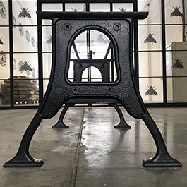 Чугунное подстолье для стола "Дельта"