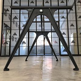 Чугунное подстолье для стола "Циркуль"