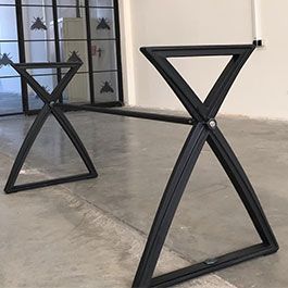 Чугунное подстолье для стола "Икс"