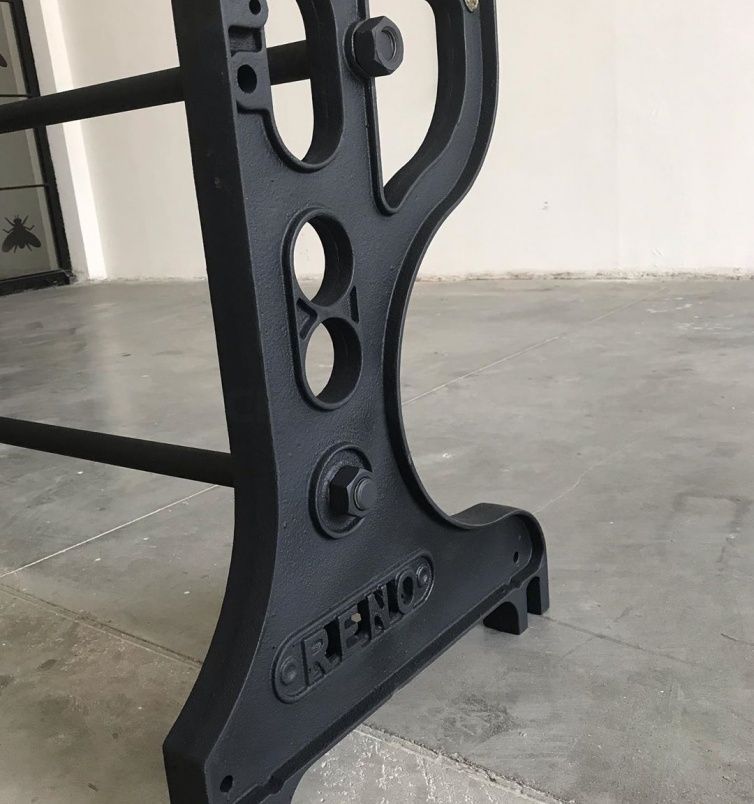 Чугунное подстолье для стола "Reno" на заказ