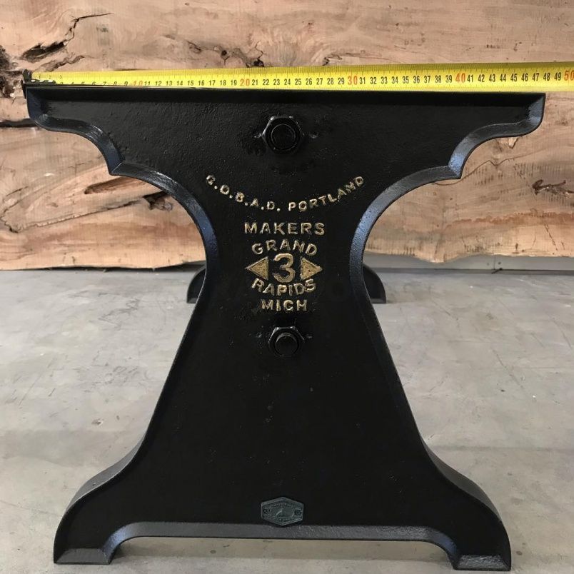 Чугунное подстолье для стола "Монолит" на заказ