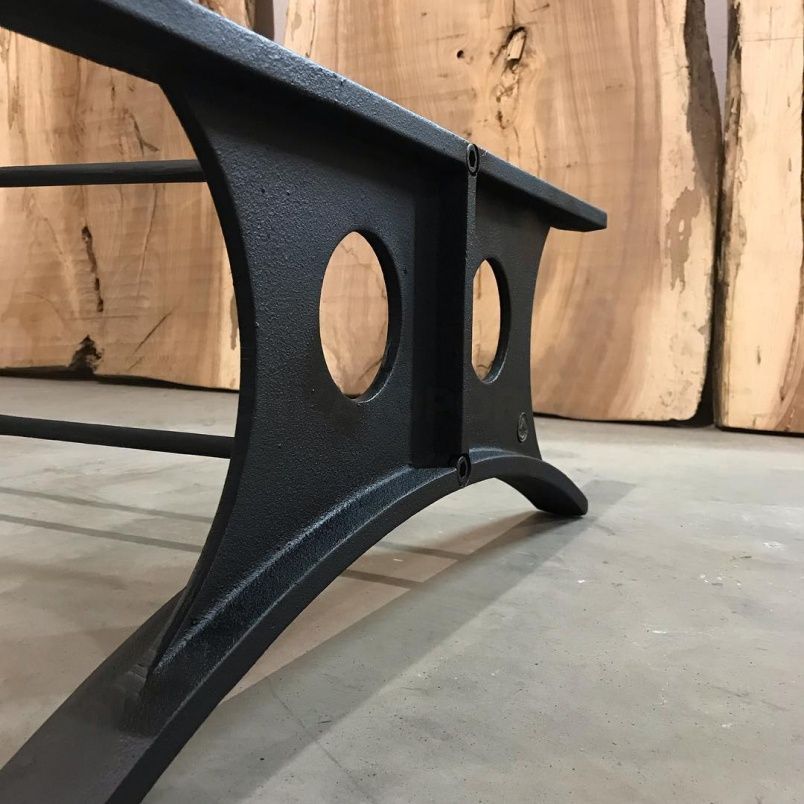 Подстолье из чугуна для журнального стола на заказ