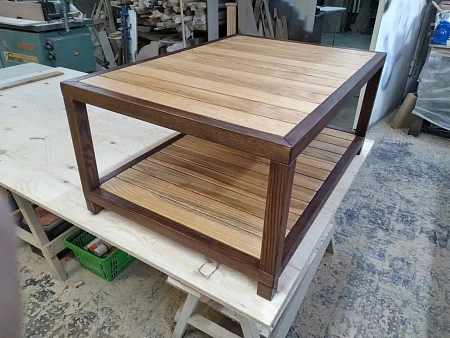 Деревянные подстолья для стола - пример выполнения