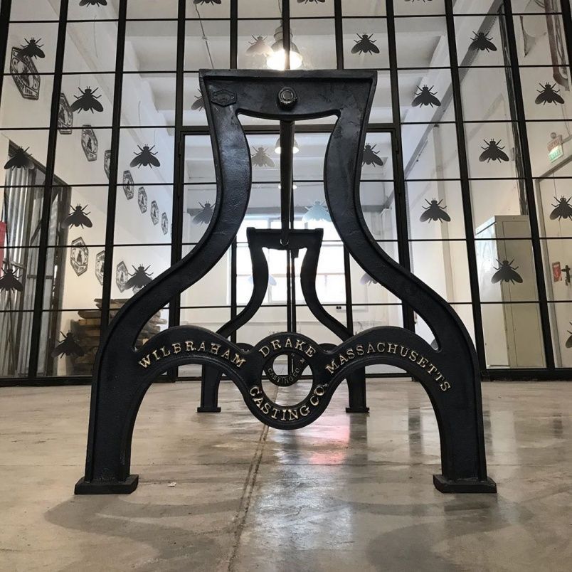 Чугунное подстолье для стола "Дрейк" на заказ