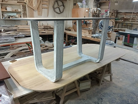 Деревянные подстолья для стола - пример выполнения