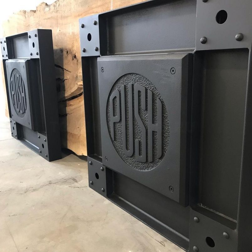 Чугунное подстолье для стола "Push" на заказ