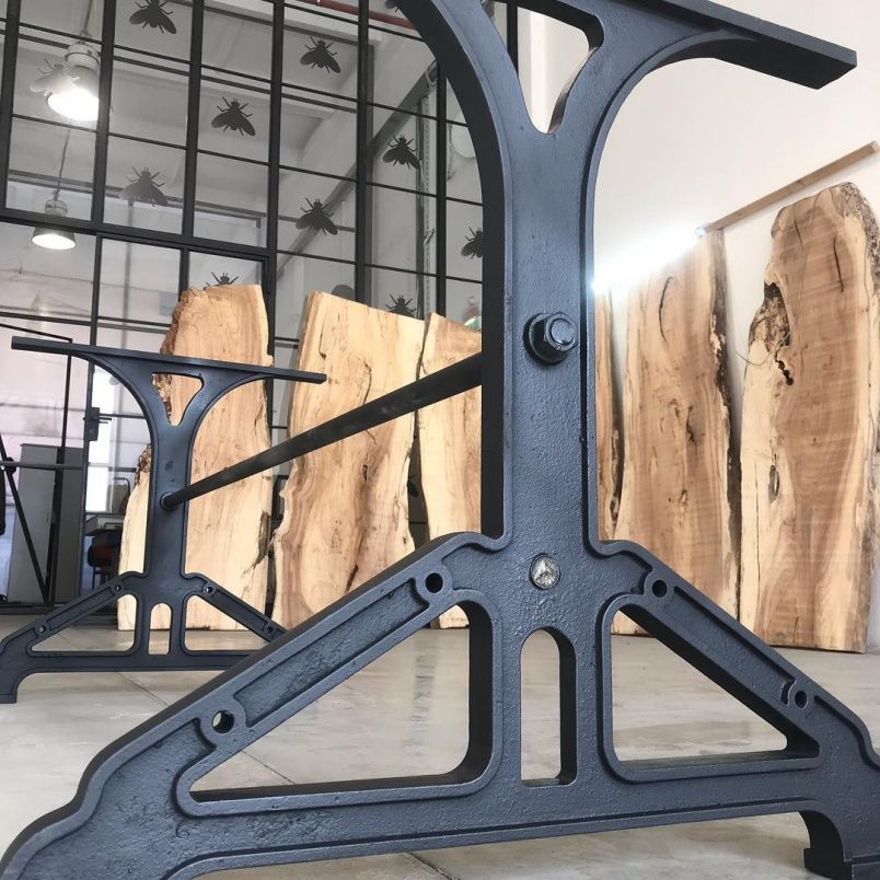 Чугунное подстолье для стола "Tower" на заказ