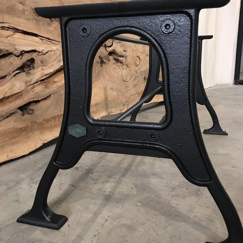 Чугунное подстолье для стола "Дельта" на заказ