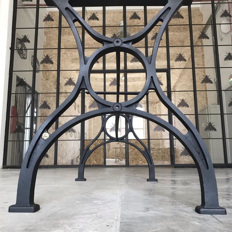 Чугунное подстолье для стола "Компас" на заказ