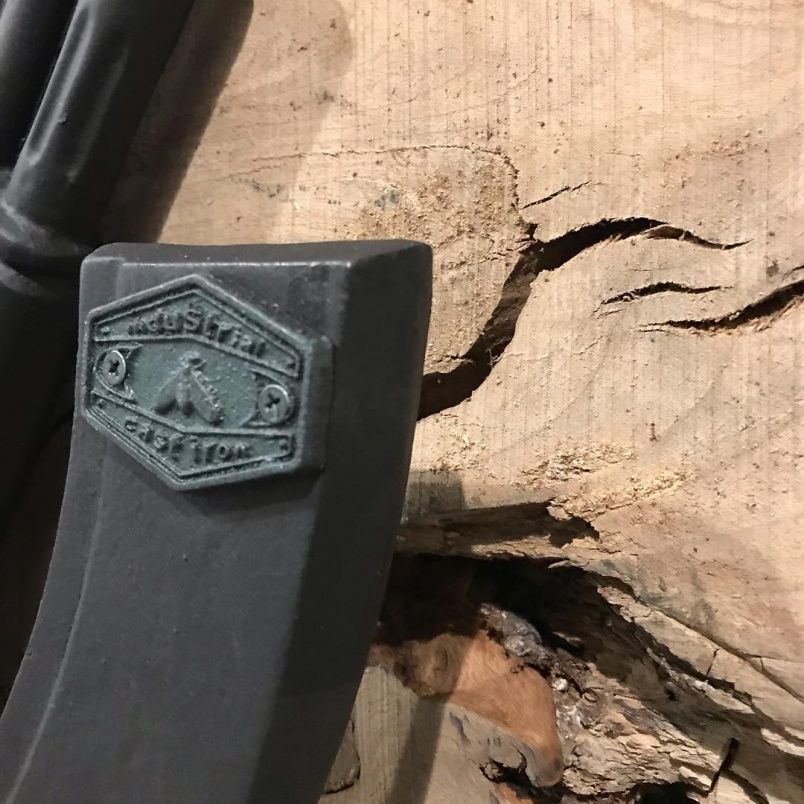 Чугунное подстолье для стола "Калашников" на заказ