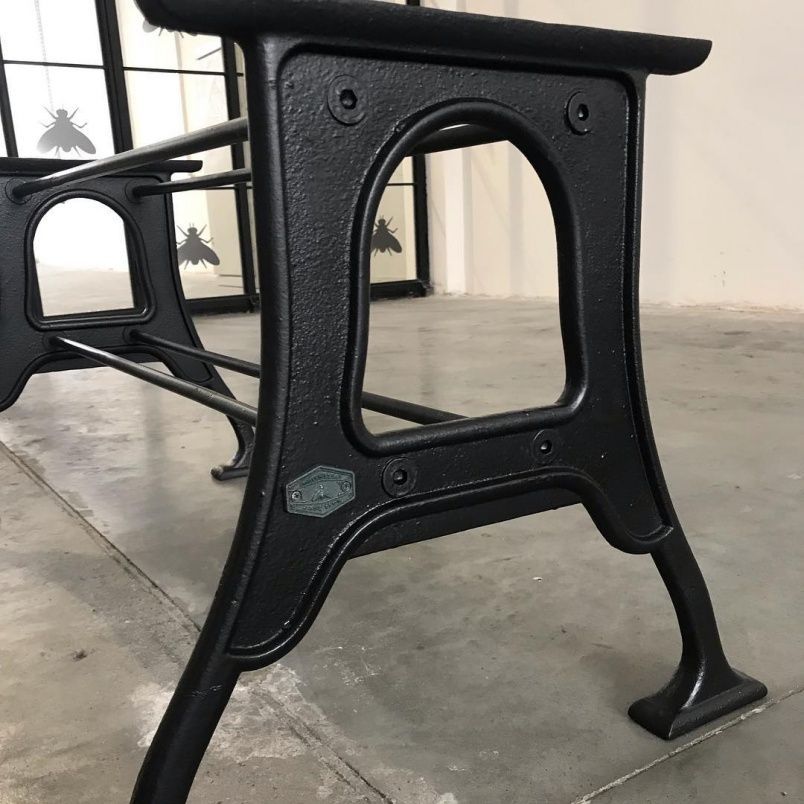 Чугунное подстолье для стола "Дельта" на заказ