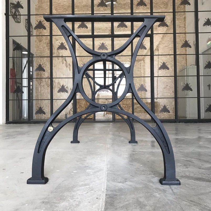 Чугунное подстолье для стола "Компас" на заказ