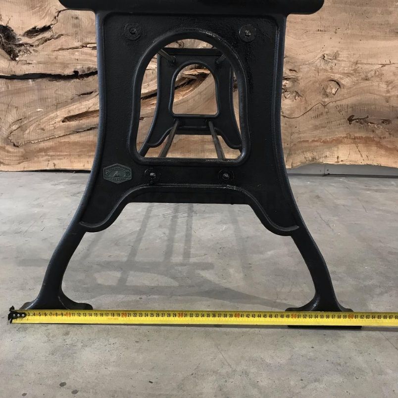 Чугунное подстолье для стола "Дельта" на заказ