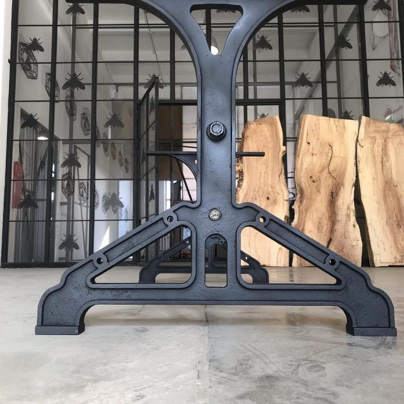 Чугунное подстолье для стола "Tower" на заказ