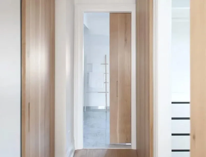 Пенал для раздвижной двери одностворчатый, высота 2700-2900 на заказ