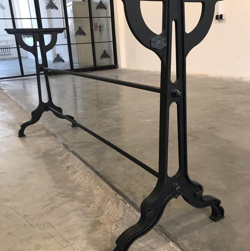 Чугунное подстолье для стола "Time" на заказ