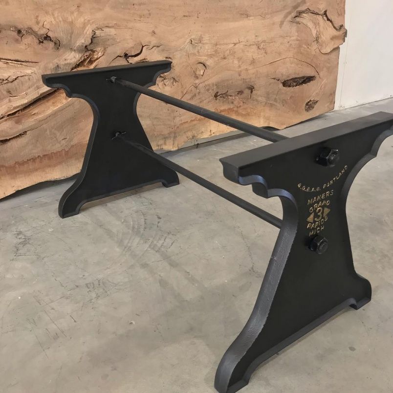 Чугунное подстолье для стола "Монолит" на заказ