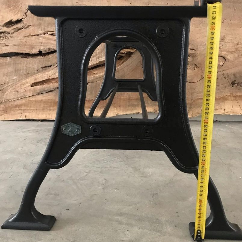 Чугунное подстолье для стола "Дельта" на заказ