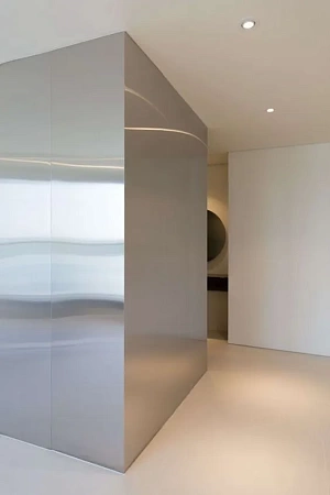 Стеновые панели из нержавеющей стали - пример выполнения