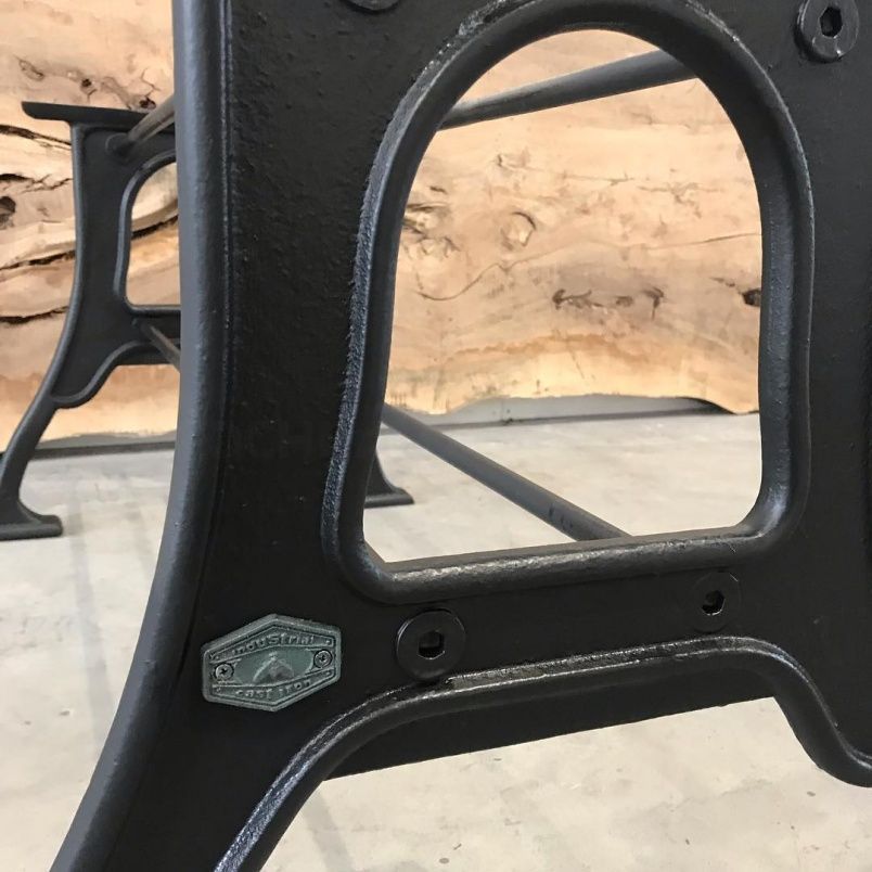 Чугунное подстолье для стола "Дельта" на заказ