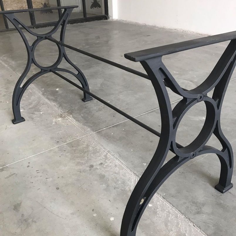 Чугунное подстолье для стола "Компас" на заказ