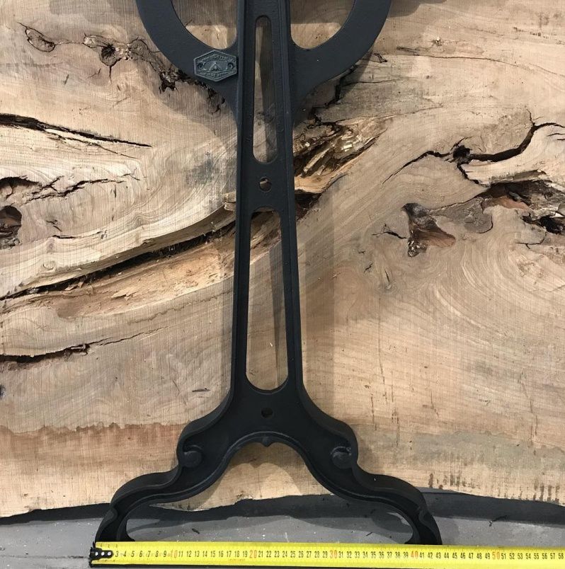 Чугунное подстолье для стола "Time" на заказ