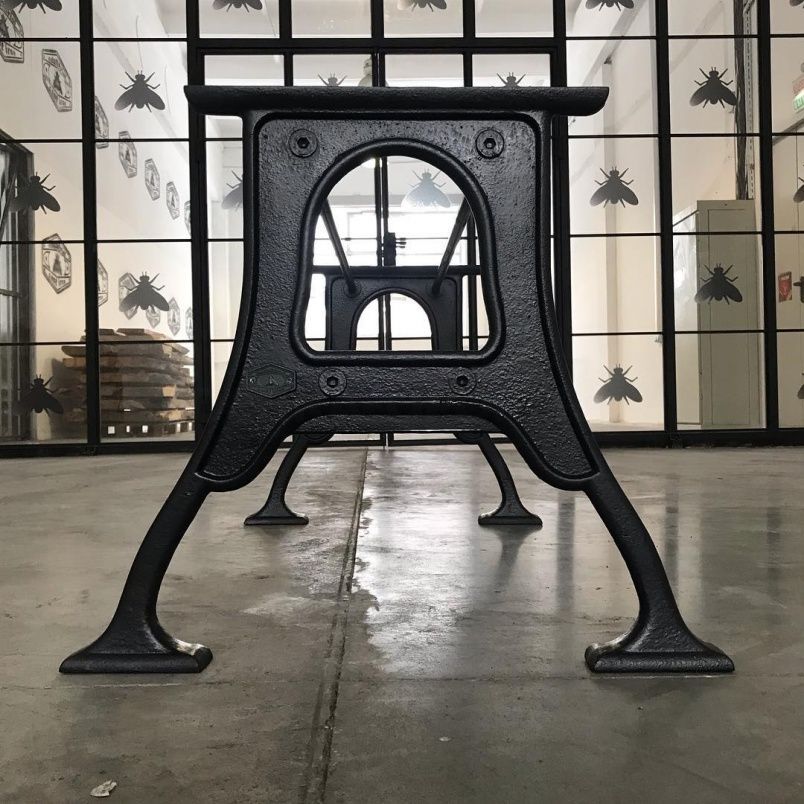 Чугунное подстолье для стола "Дельта" на заказ