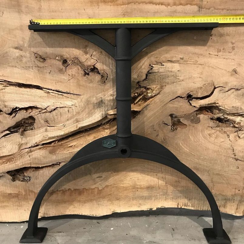 Чугунное подстолье для стола "Шпагат" на заказ