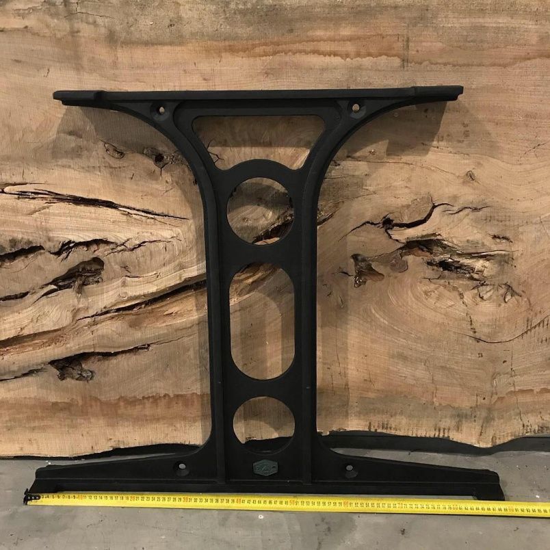 Чугунное подстолье для стола "Тавр" на заказ