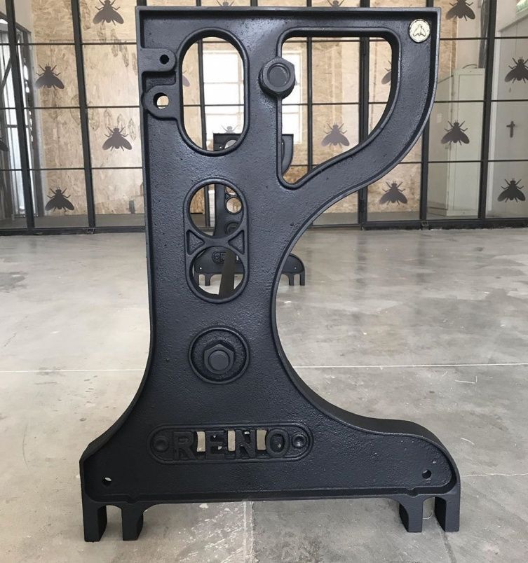 Чугунное подстолье для стола "Reno" на заказ