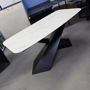 Пример металлического подстолья