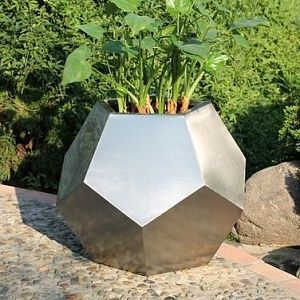 Вазоны из металла