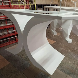 Пример металлического подстолья