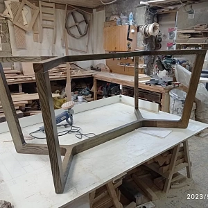 Пример подстолья из дерева