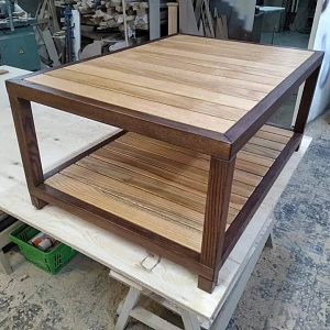 Пример подстолья из дерева