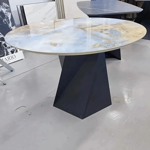 Пример металлического подстолья